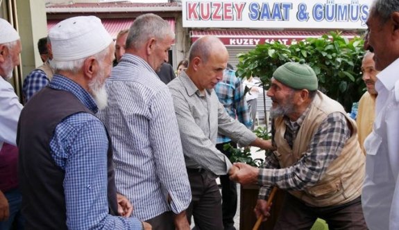 Başkan Akgün, Büyükçekmecelilerle kucaklaştı