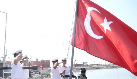 (Özel Haber) Deniz Kuvvetleri’nin en hızlı hücumbotu TCG Bora’da bayramlaşma