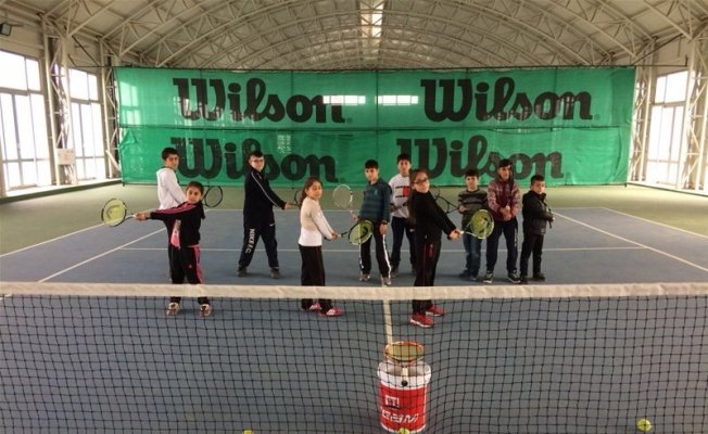 6 kategoride kort tenisi heyecanı