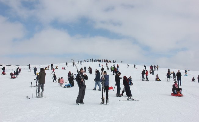 Bingöl’de geç de olsa kayak sezonu açıldı