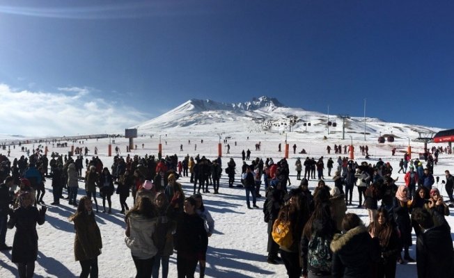 Erciyes’i hafta sonu 100 bin kişi ziyaret etti
