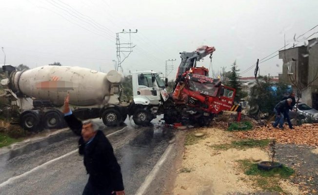 Erdemli’de trafik kazası: 3 yaralı
