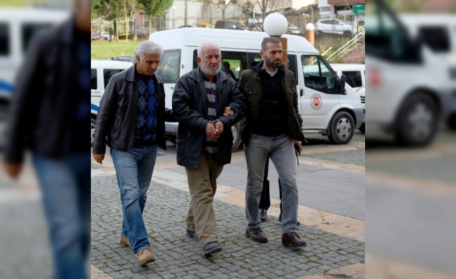 Giresun’da baygın köpeği ölmesi için otoyola atan şahıs tutuklandı