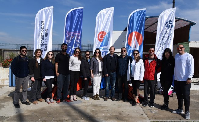 Körfezde yelkenler fora