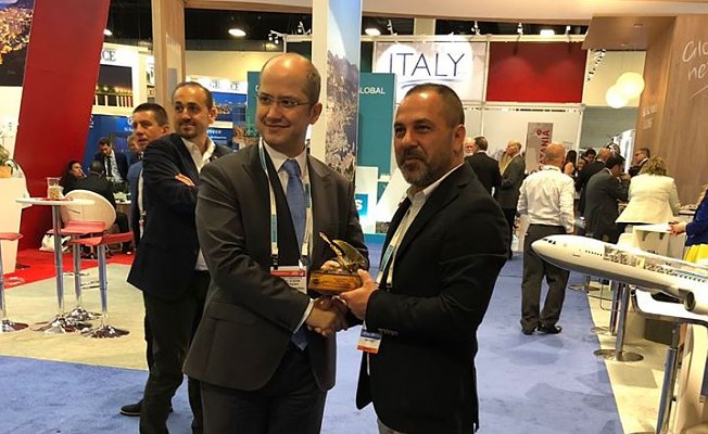 Miami Başkonsolosu Burç Ceylan&#039;a plaket