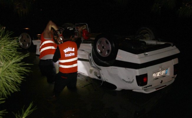 Otomobilde Denize Düştü 2 Yaralı