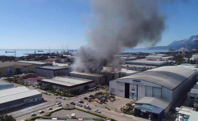 Antalya Serbest Bölge&#039;de yangın