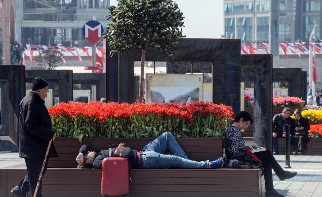 İstanbul’da Nisan ayında denize girdiler