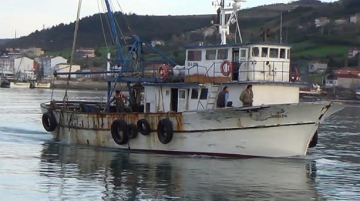 Tekneden denize düşen genç bulunamadı