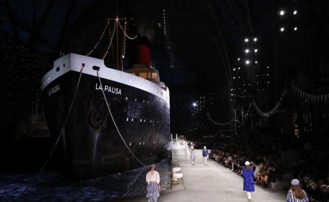 Chanel defileyi limana taşıdı