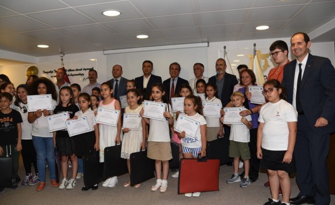 DENİZCİ RESSAMLAR, İZMİR DTO&#039;DAN ÖDÜLLERİNİ ALDI