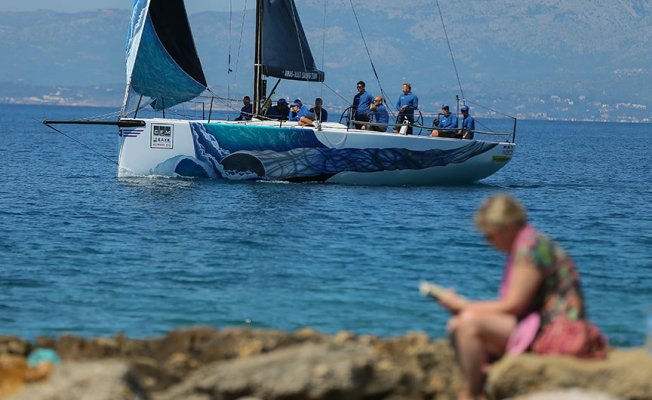 Evrim Duyar, şimdi Türk yelkenlerini boyuyor