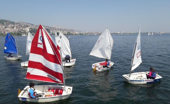 İzmit Yelken Kulübü, Optimist - Laser Türkiye Şampiyonasına katılıyor
