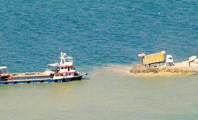 "Karadeniz Kirleniyor, Balık Türleri De Giderek Yok Oluyor"