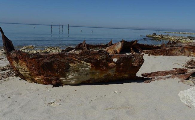 Kayıp Malezya uçağını arayan ekip, uçak yerine 2 gemi enkazı buldu