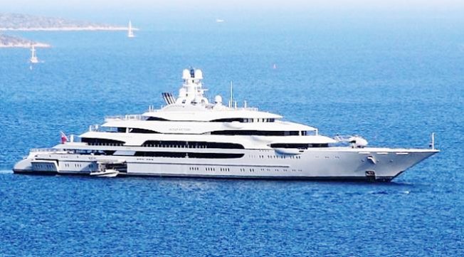 Rus İş Adamının Süper Yatı Kuşadası&#039;na Yanaştı