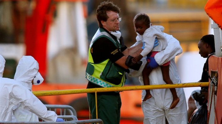 233 göçmen kurtarıldı