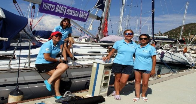Barışa yelken açan kadınlar Alanya&#039;da