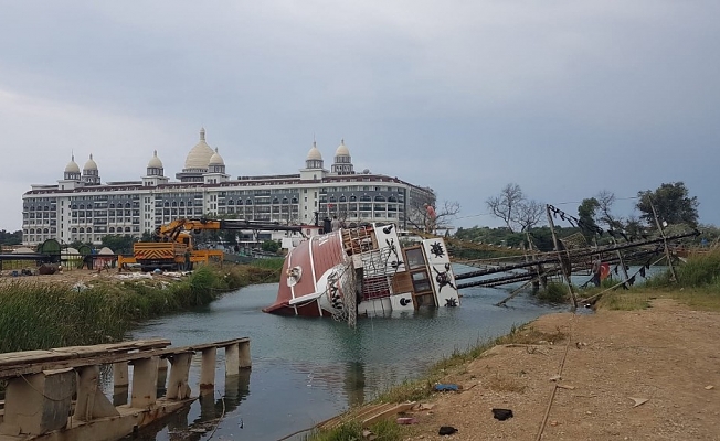 Tur teknesi yan yattı