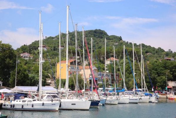 22 yat, Ordu’ya demir attı