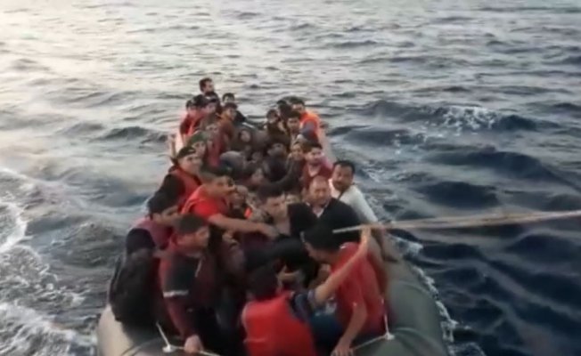 Bota binip yolculuk yapan 57 kişi yakalandı