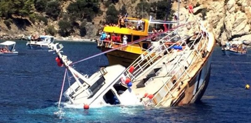 Denizcilik ve Kabotaj Bayramında gemi batırıldı