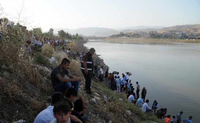 Dicle Nehri’ne giren 2 çocuk boğuldu