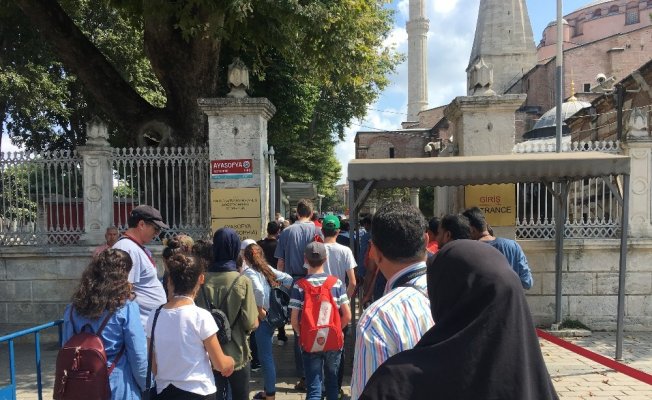 İstanbul tatiliyle ödüllendirilen Hintli çalışanlar Tarihi Yarımadaya akın etti