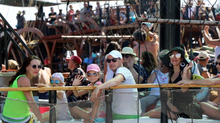 Kemer'de yat turuna yoğun ilgi