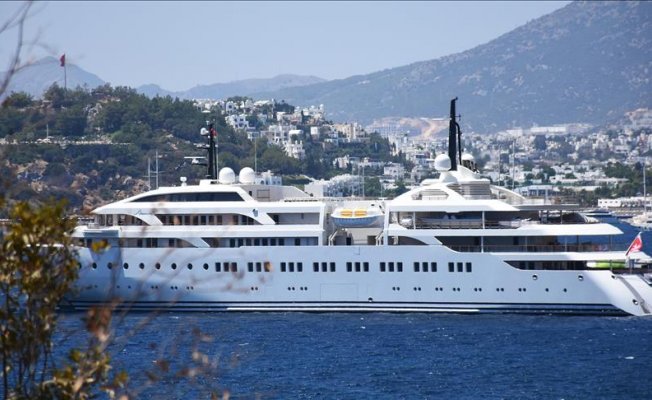 Malta bayraklı lüks yata 220 bin litre yakıt ikmali yapıldı