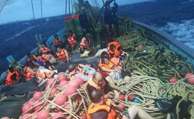 Tatil cennetinde panik: İki tekne çarpıştı onlarca kişi kayıp