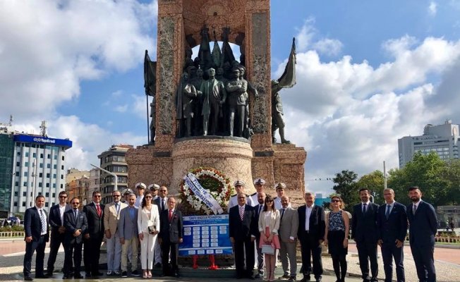 TÜRDEF, 1 Temmuz'u Taksim Atatürk Anıtında Kutladı