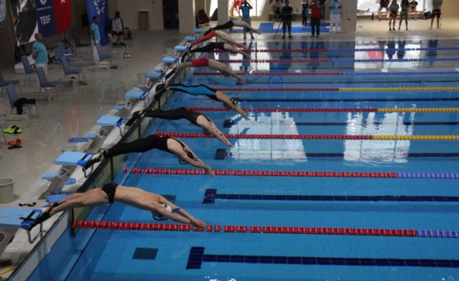 20. Avrupa Paletli Yüzme Şampiyonası&#039;nda ödüller verildi