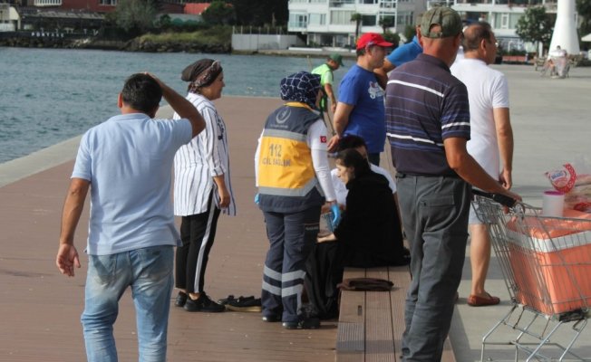 Emirgan’da denize atlayan genç kızı oltayla kurtardılar
