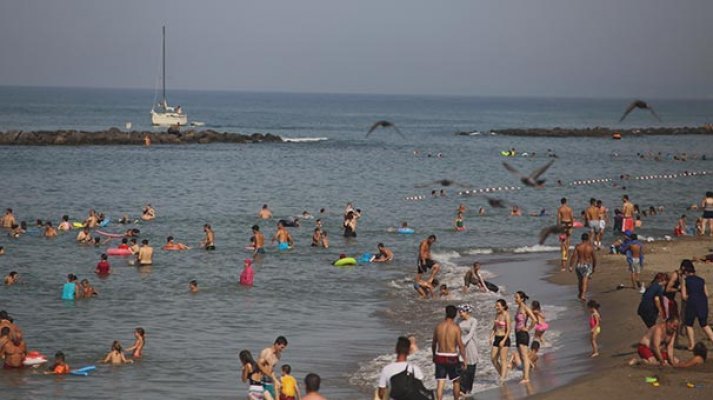 Karasu&#039;da denize girişler yasaklandı