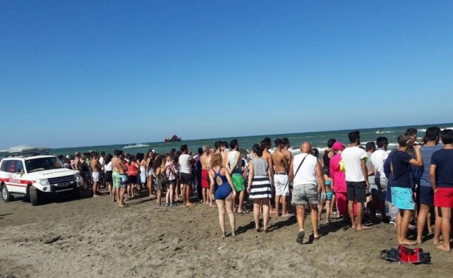 Karasu’da denize giren vatandaş suda kayboldu