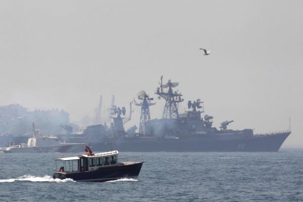 NATO'dan Atina'ya 50 'casus gemi' uyarısı