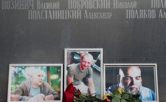 Rusya gazetecilerine ağlıyor