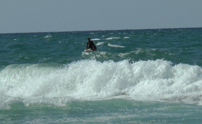 Şile’de deniz kenarında oynayan çocuk dalgalara kapılarak kayboldu
