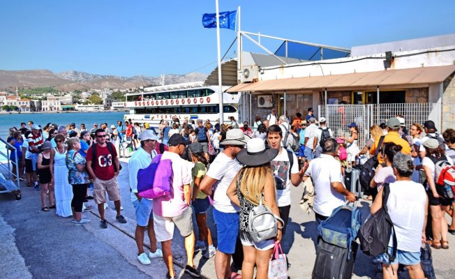 Atina Türk Turiste Sahip Çıktı