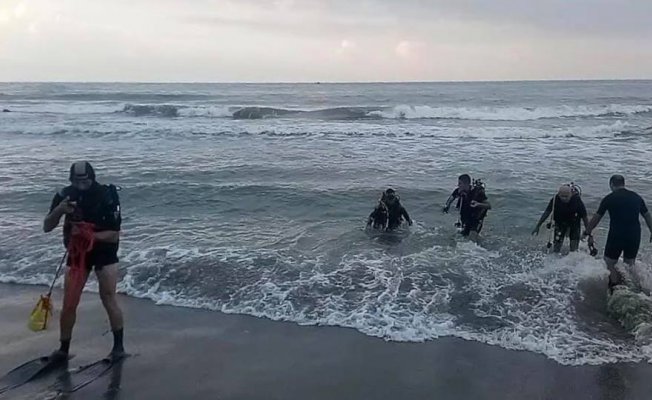 Denizde kaybolan genç için arama çalışmaları devam ediyor