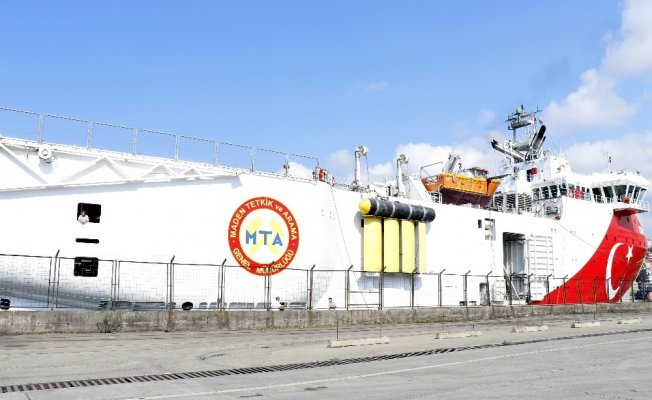 Enerji Bakanı Fatih Dönmez, Oruç Reis Gemisi’ni ziyaret etti