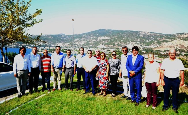 Foça’daki yakıt sızıntısı nedeniyle meclis üyelerinden ortak açıklama