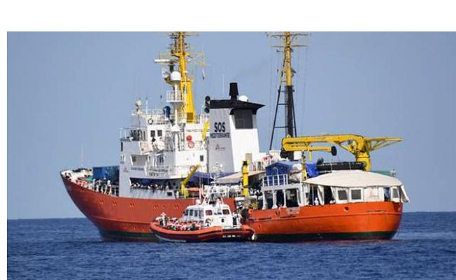 Fransa mülteci gemisini kabul etmedi