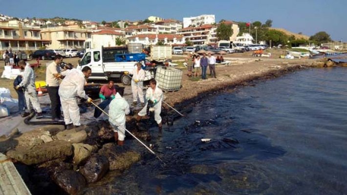 Gemi personeli, bilinçli olarak yakıtı denize pompalamış
