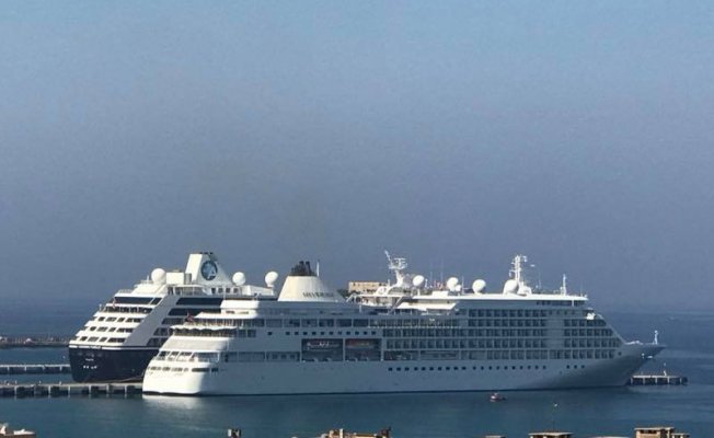 Kuşadası’na iki gemiyle 1605 turist geldi