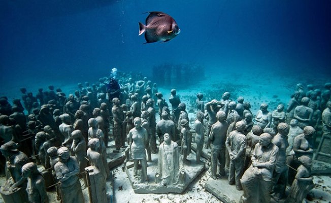 Su altındaki müzeye yeni heykeller batırıldı