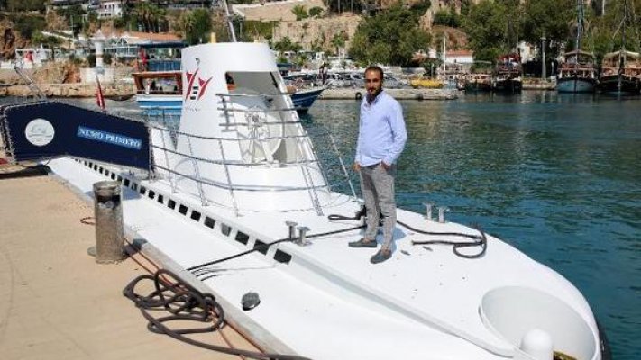 Turistik denizaltı &#039;Nemo&#039;, mavi derinliklere indiriyor