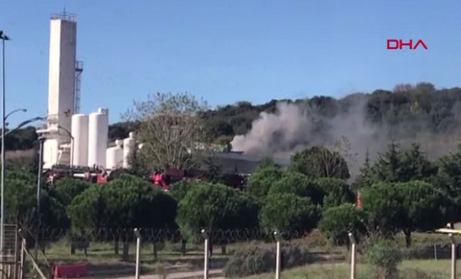 İstanbul Tersane Komutanlığı&#039;nda yangın çıktı