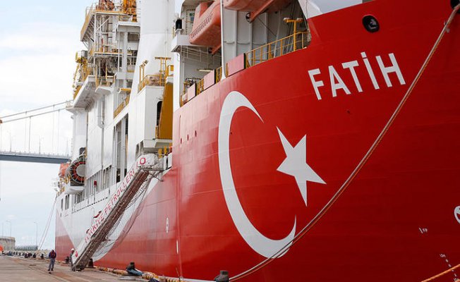 Yedi yerde petrol aramak için başvurdu